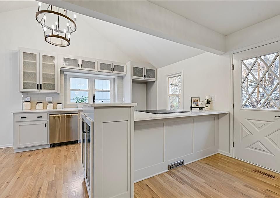 1st image of 9318 Greenway Ln