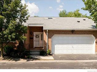 43 Wellington Ct, Williamsville, NY 14221