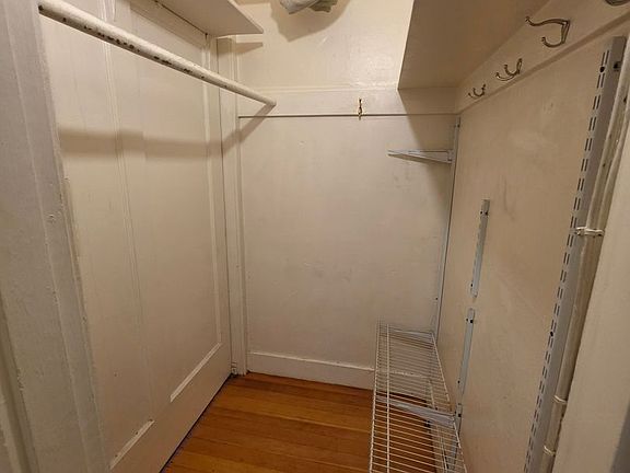 4th image of 770 Oak St #2