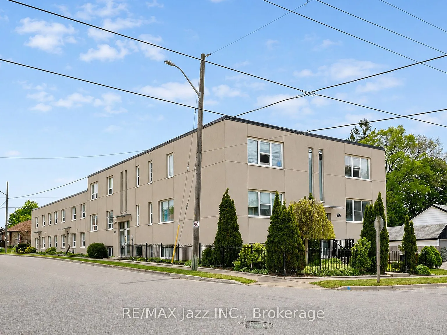 2 bed, $1,799 — Photo 1