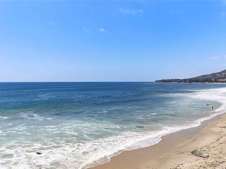 1045 Gaviota Dr #B — Photo 47
