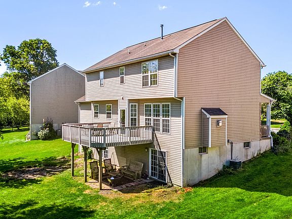3rd image of 114 Newport Cir