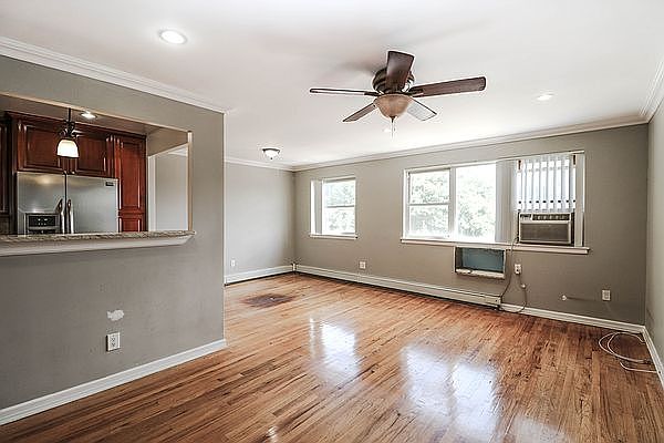 1st image of 2564 50th St #3