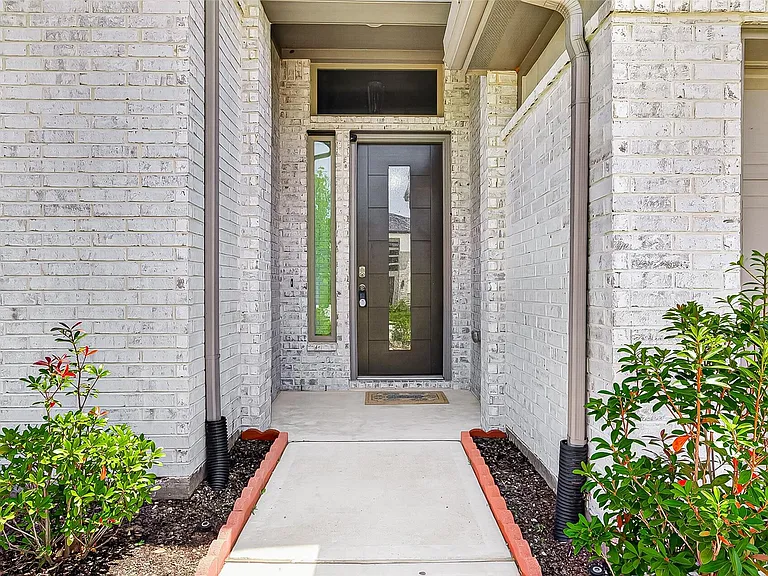 410 Mercury Sky Rd — Photo 7