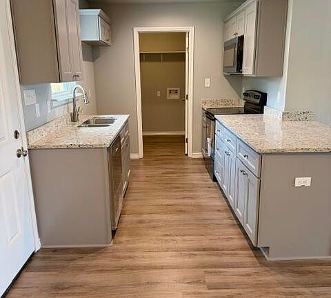 4th image of 2107 N Lillie St