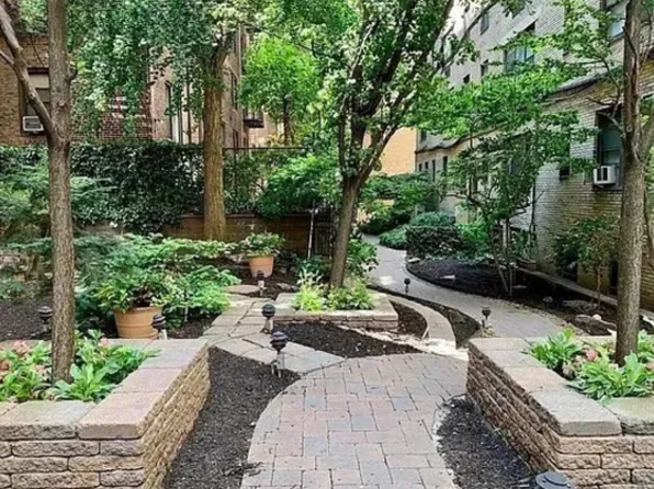 434 East 52nd Street image 15 of 15