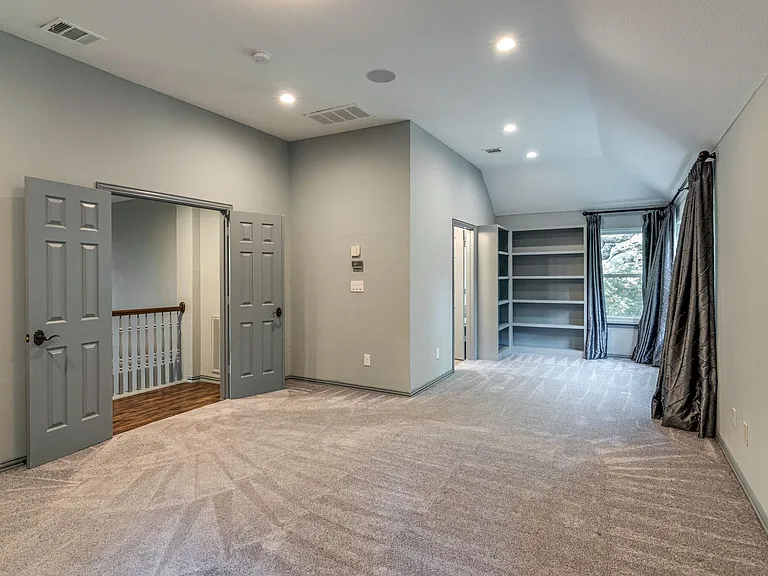 2417 Bonham Trl — Photo 24