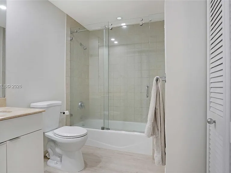801 Brickell Key Blvd #2210 — Photo 32