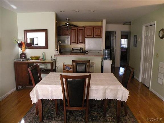 5th image of 103 Pelhamdale Ave