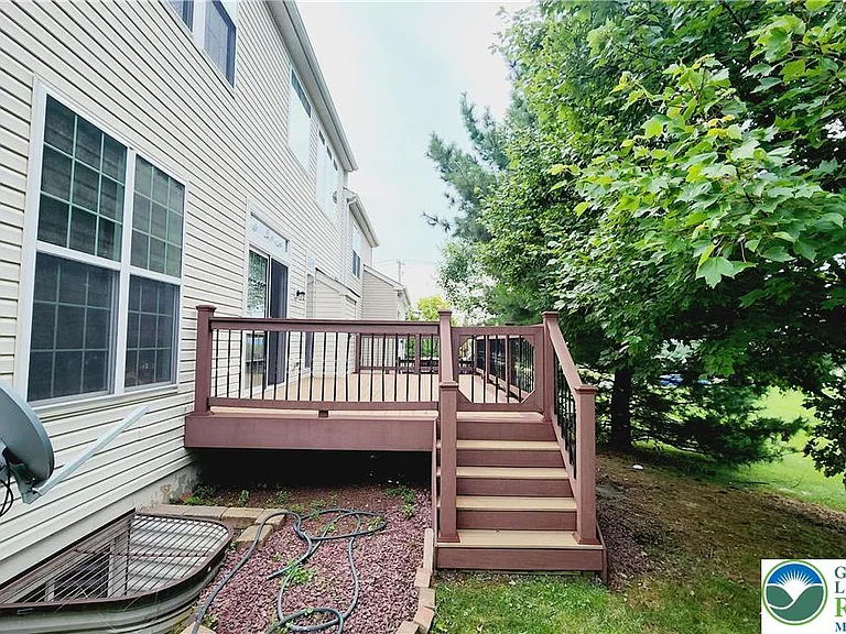 1816 Emerald Dr S — Photo 4