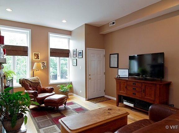 3rd image of 1537 N Bosworth Ave #2