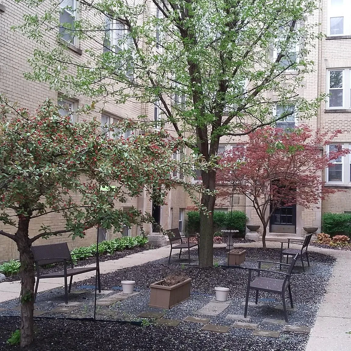 3408 W Foster Ave — Photo 1