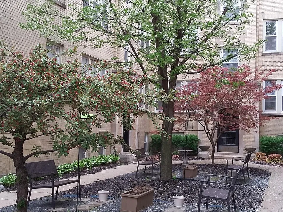 3408 W Foster Ave #2A