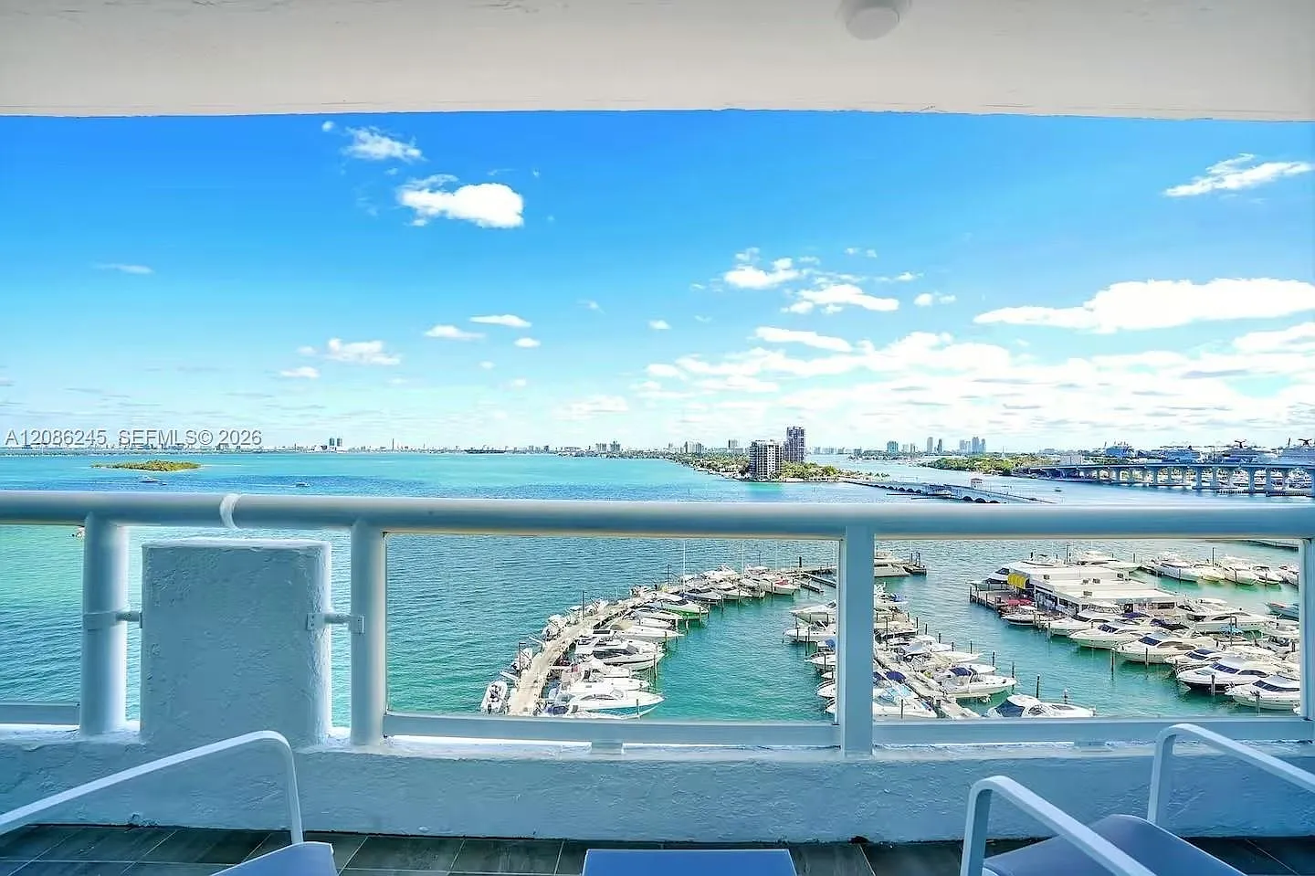 Venetia Condo — Photo 4