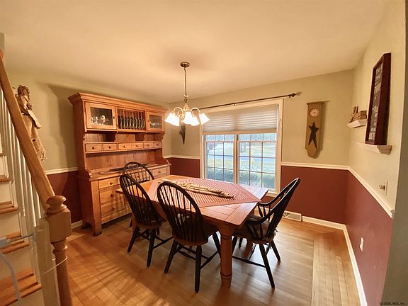 3rd image of 5 Tanglewood Dr