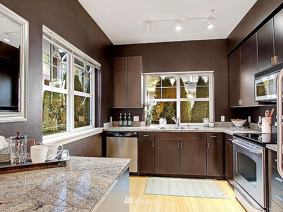4th image of 16420 NE 91st Street #14