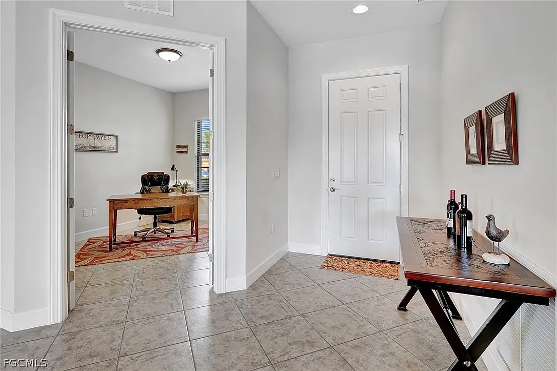 2 bed, 2.0 bath, 1566 sqft, $5,500 — Photo 2