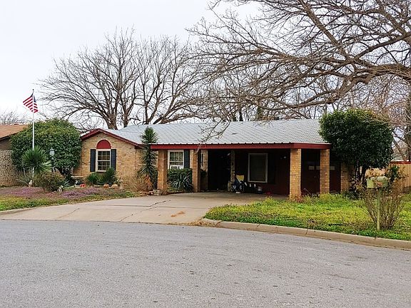 2nd image of 904 Dosia St