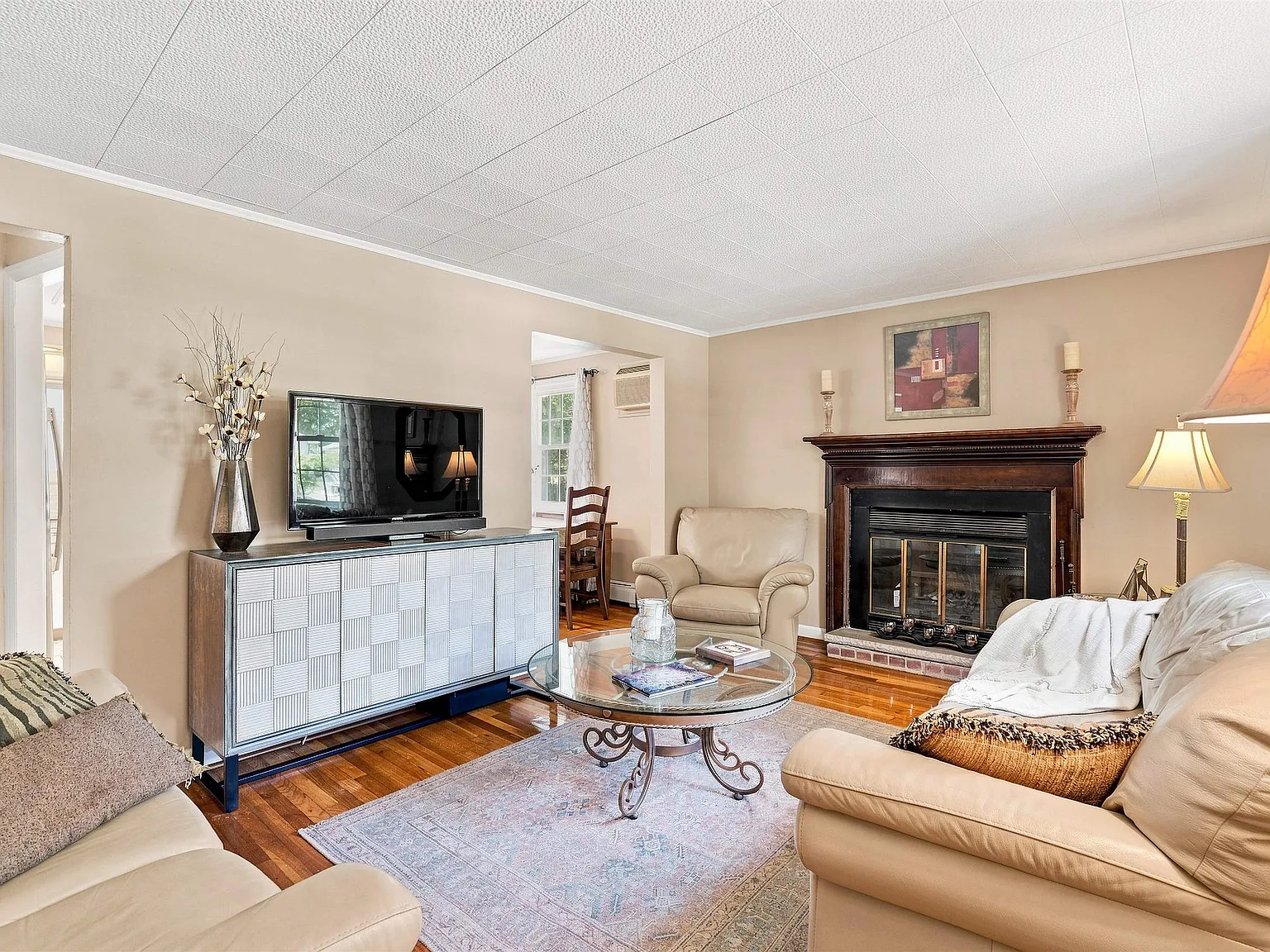 3 bed, 2.0 bath, $4,000 — Photo 3