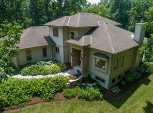 17525 Oak Ct, Brookfield, WI 53045