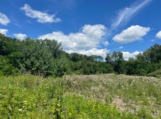 3 N English Settlement Ave, Burlington, WI 53105