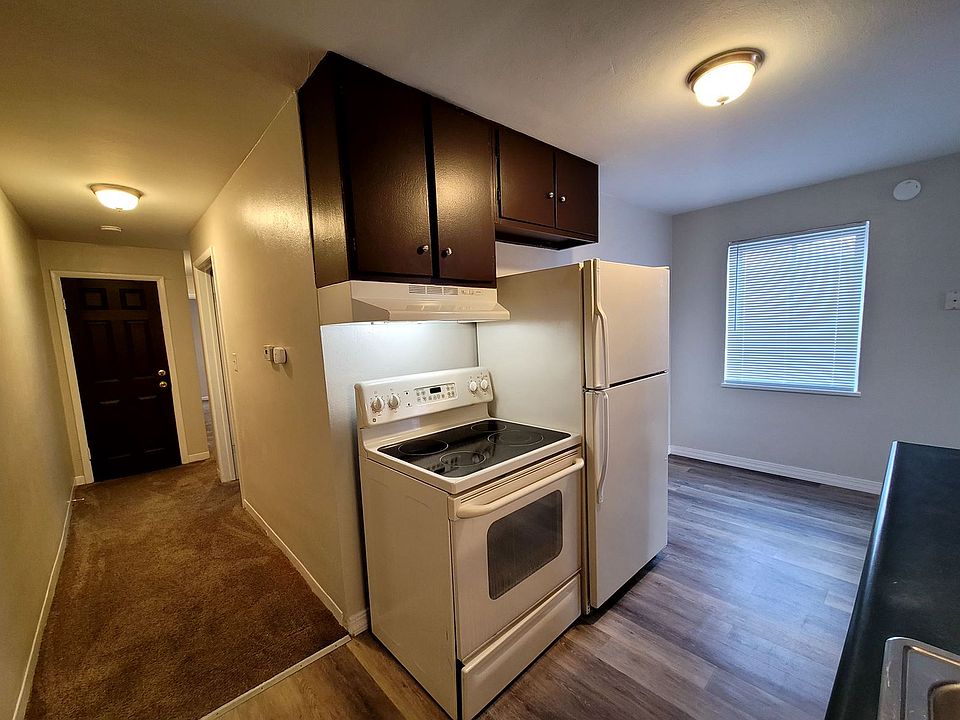1st image of 127 Scott Ave APT 4