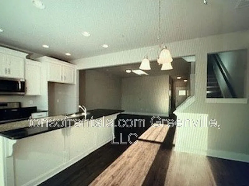 Building Photo - 437 Pangel Ln
