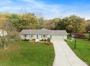 745 Easthill Dr NE, Comstock Park, MI 49321