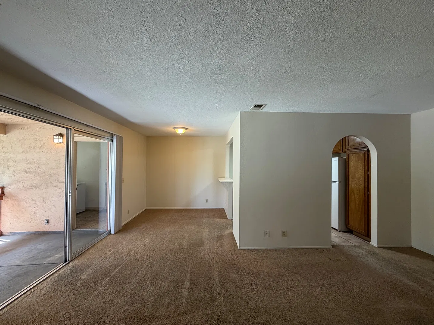 Spacious 2-Bedroom Condo in Prime Santa Clara Location - 2 Car parking spots included, in-unit la... — Photo 3