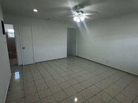 3rd image of 13 NE 2nd Ave APT 201