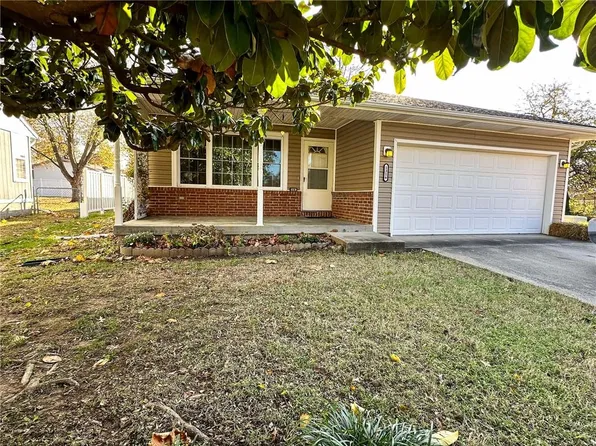 1316 E Buckeye St, Columbus, KS 66725