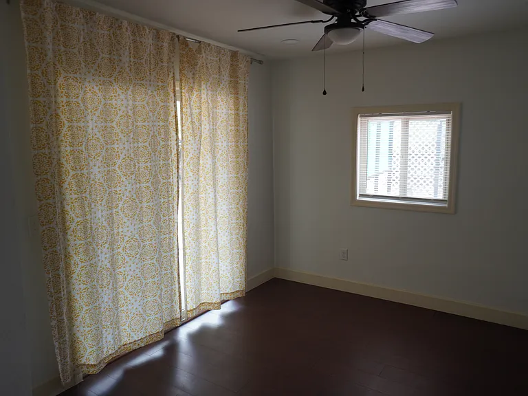 915 E Pastime Rd — Photo 24