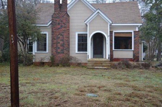 1st image of 713 E Neches St