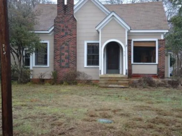 713 E Neches St, Palestine, TX 75801