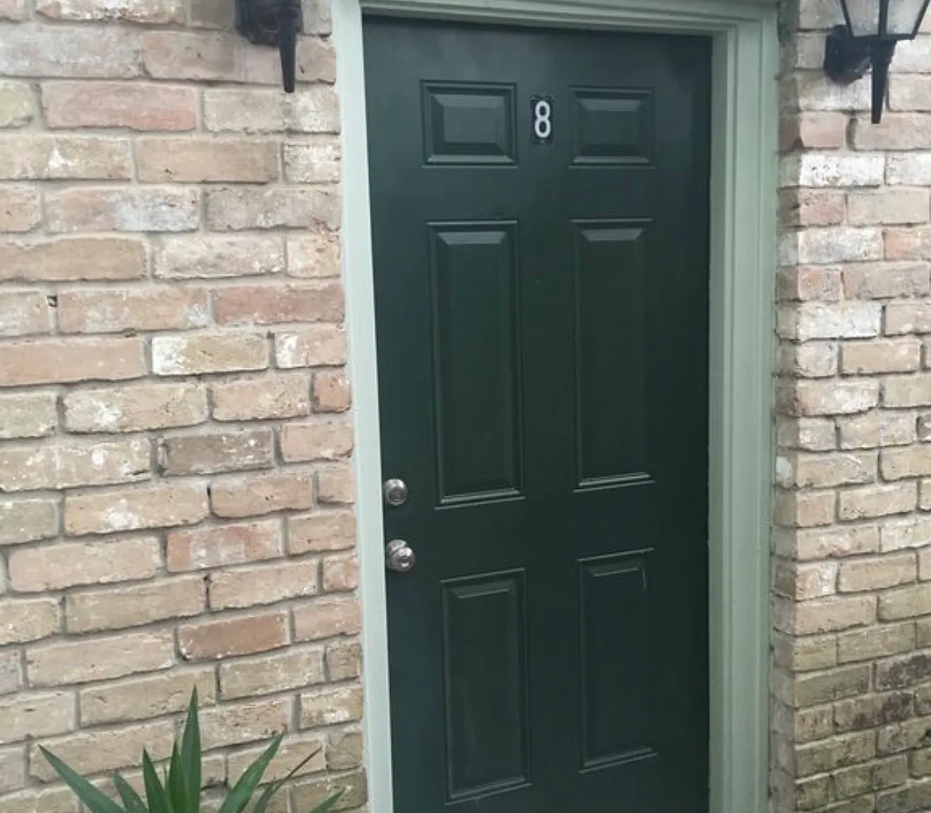 3 bed, 1165 sqft, $1,700 — Photo 1