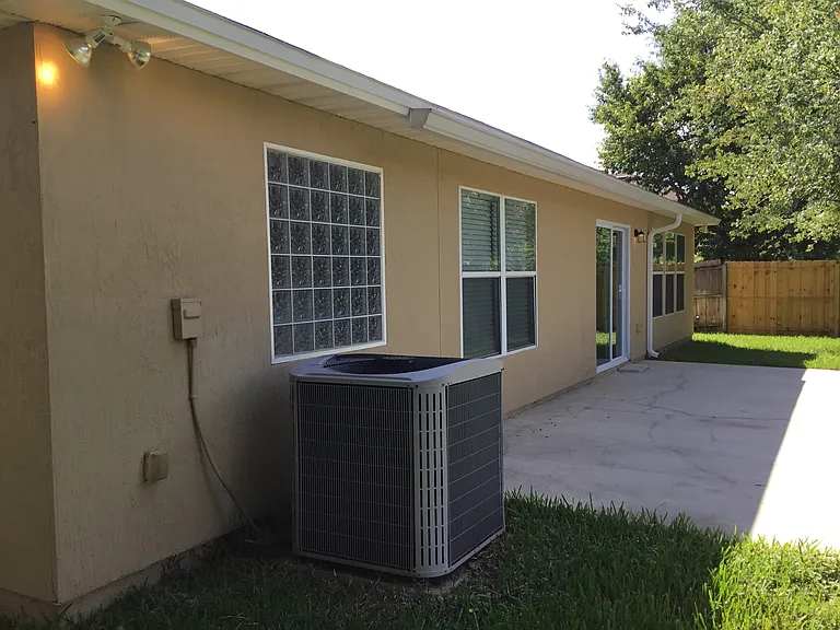 2320 Brian Lakes Dr E — Photo 22
