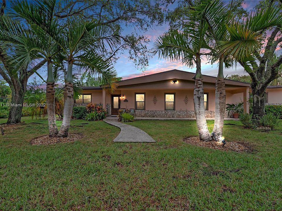 Warm and inviting curb appeal
