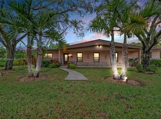 15450 SW 89th Ct, Palmetto Bay, FL 33157