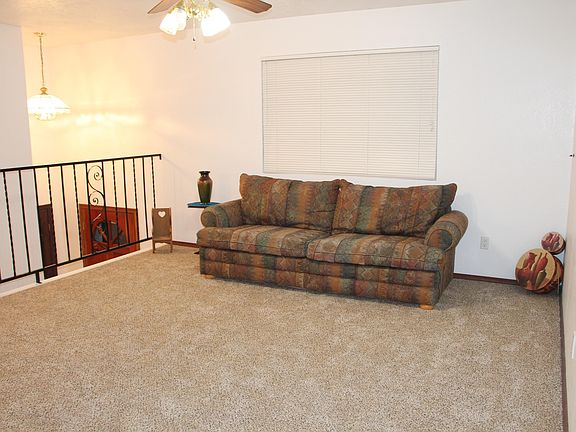 5th image of 6617 Gisele Dr NE