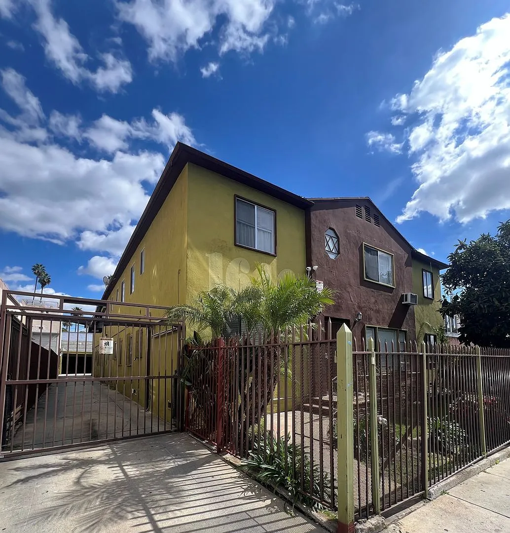 Building Photo - 1646 N Harvard Blvd