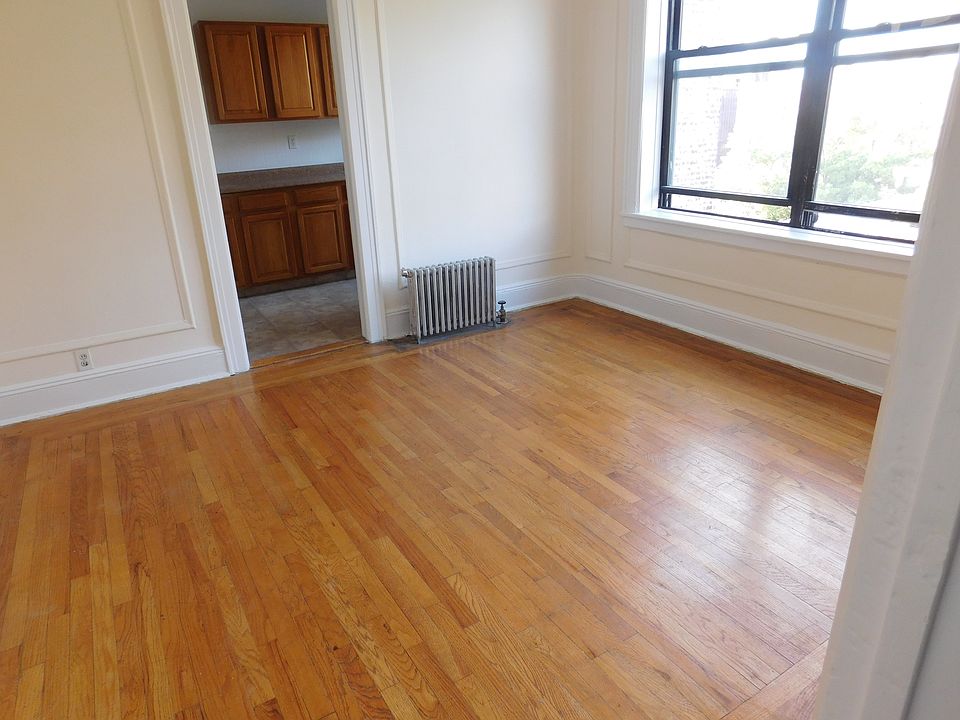 1st image of 3114 35th St APT 5D