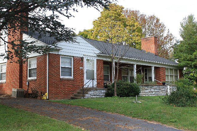 1st image of 1015 Chestnut Dr