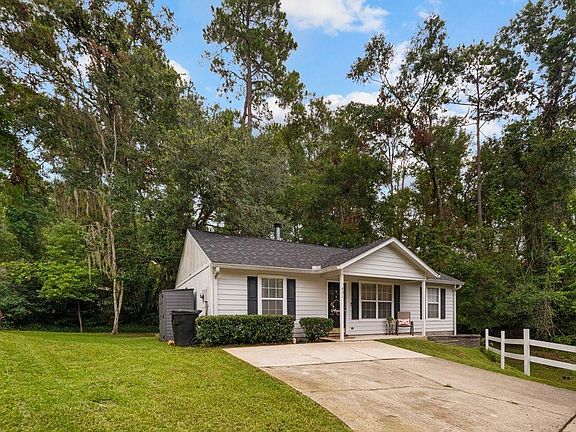 3rd image of 1451 Idlewild Dr