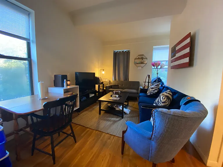 249 E 30th St #4F — Photo 3