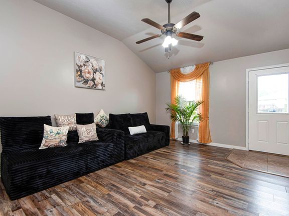 5th image of 5574 W David Street W