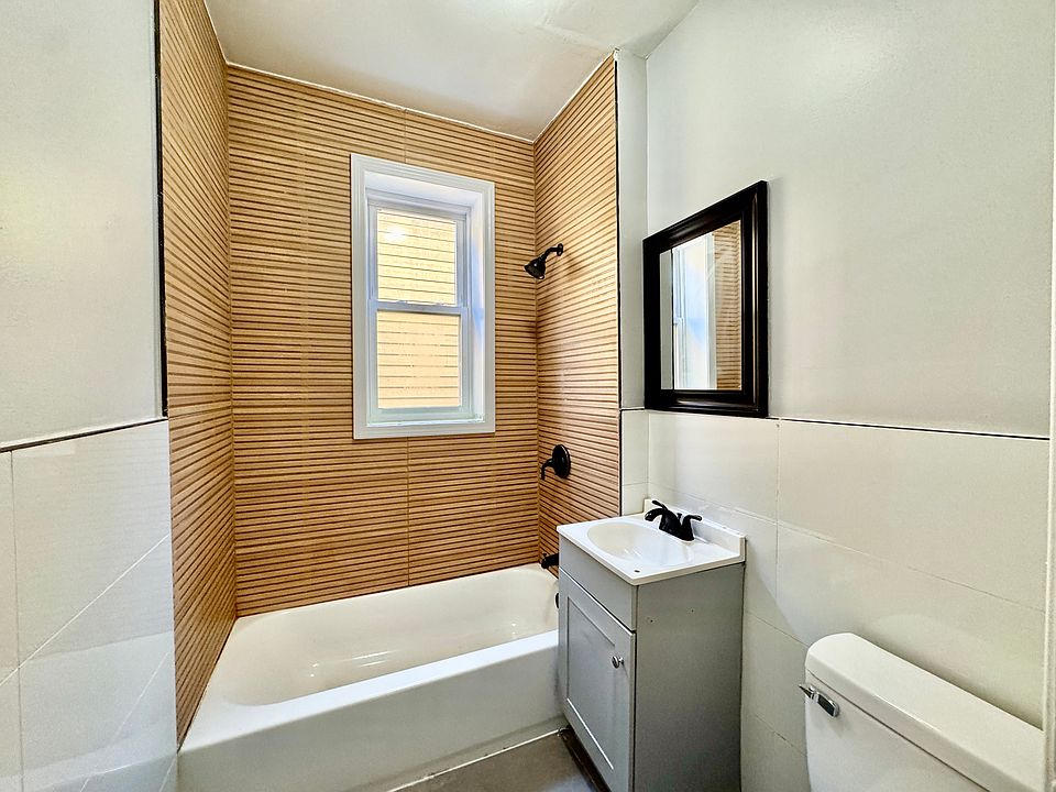 1st image of 934 Pavonia Ave #2R