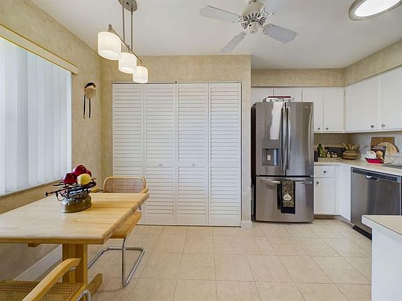 3rd image of 7267 Huntington Ln APT 402
