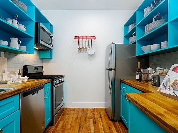 5th image of 271 Malcolm X Blvd APT 1R