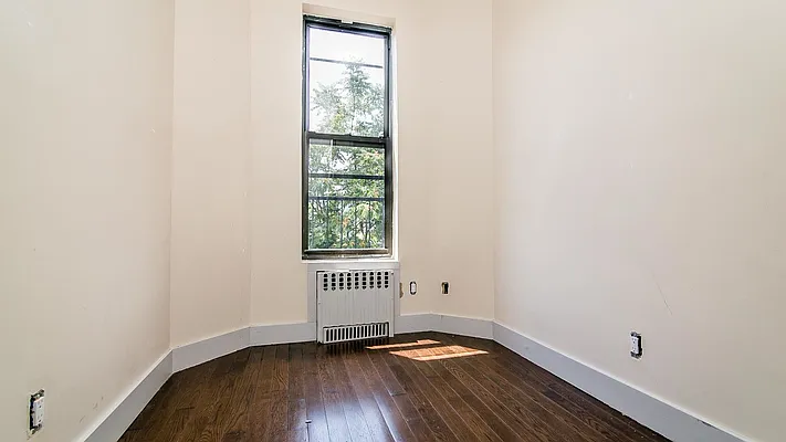 Rented by Nooklyn NYC LLC | media 34