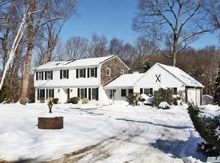 17 Coldport Dr, Huntington, NY 11743
